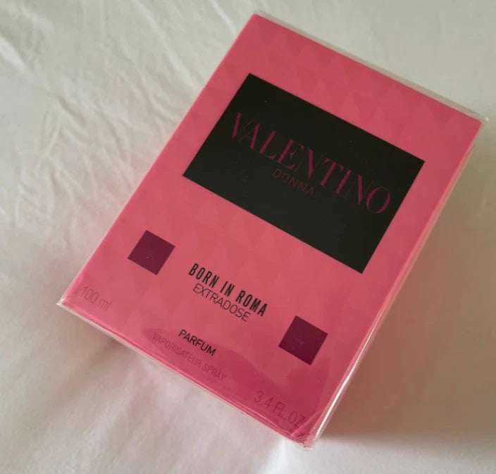 Valentino Donna Born in Roma Extradose Parfum Spray for Women – 3.4 FL OZ (100ml)