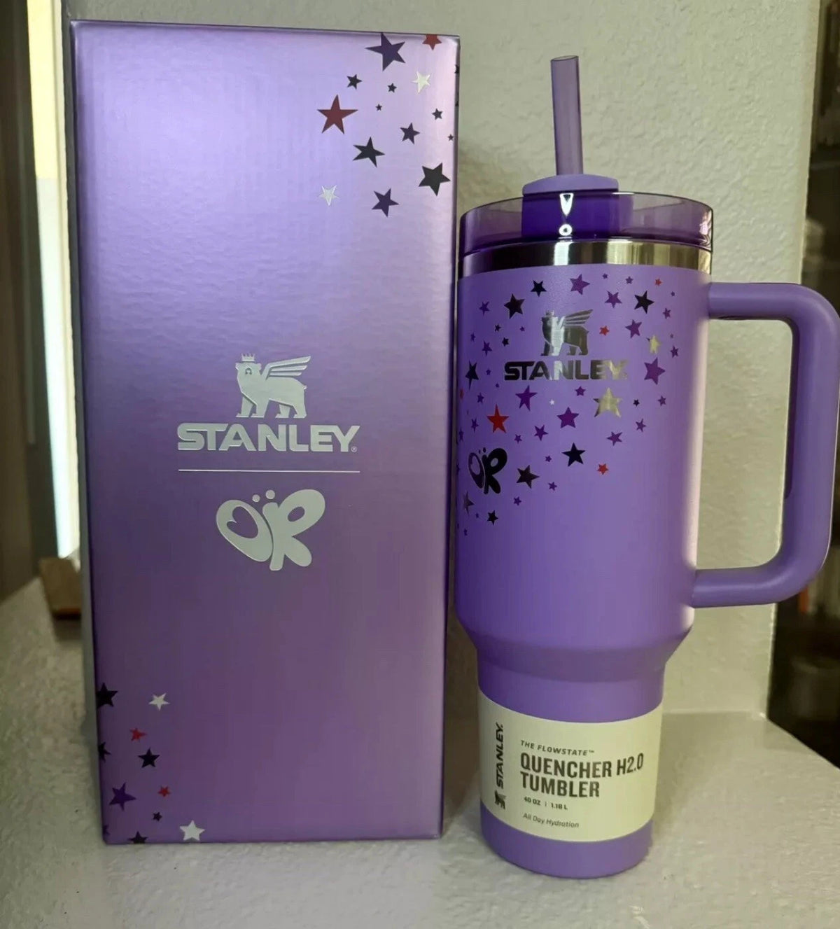 Stanley Quencher H2.0 Purple Star Print Tumbler – 40 oz